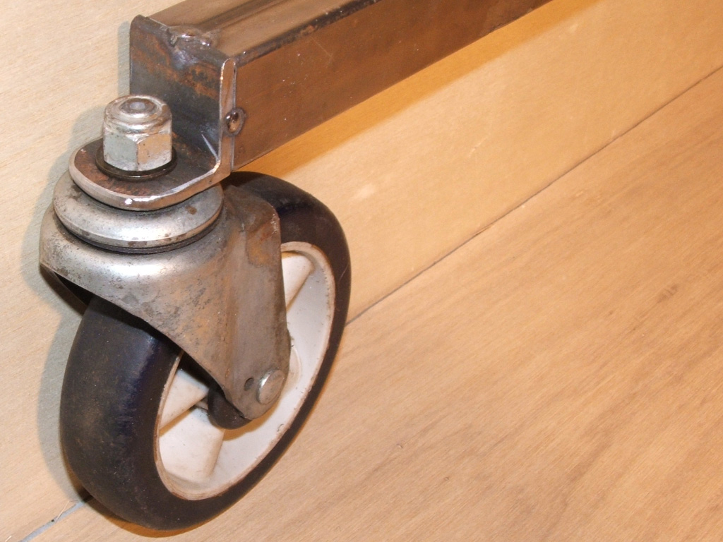 SpinCycle Stunt Trike - rear casters